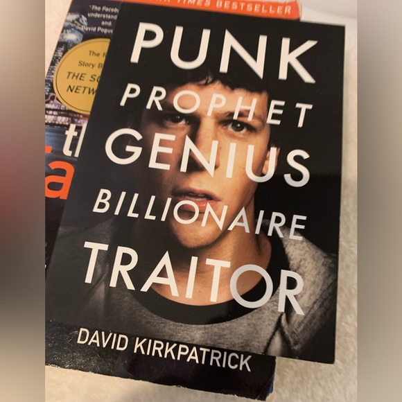 The Social Network DVD & The Facebook Effect Book - Picture 4 of 7